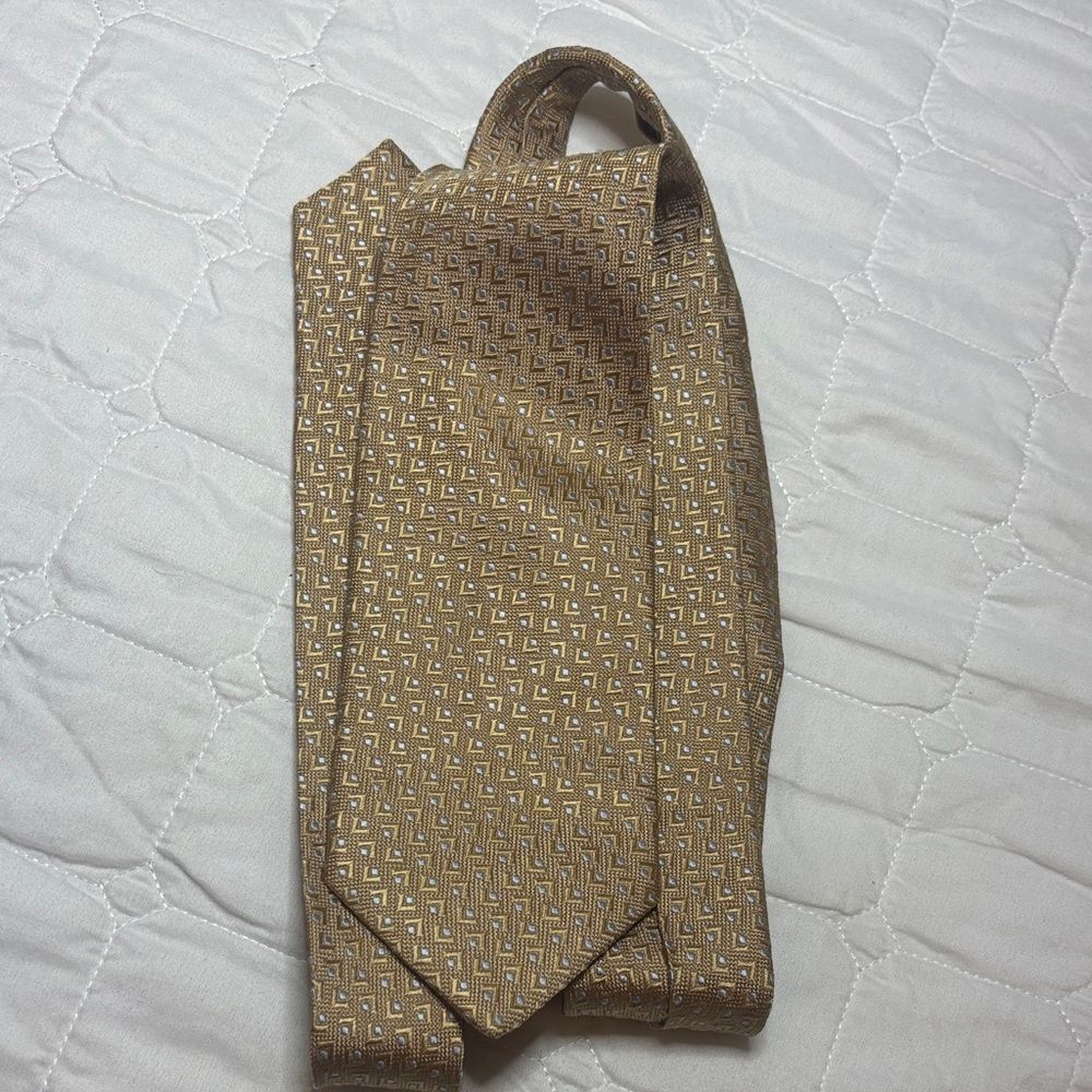 Brioni  Goldish Brown Geometric Patterned  100% silk handmade in Italy Tie